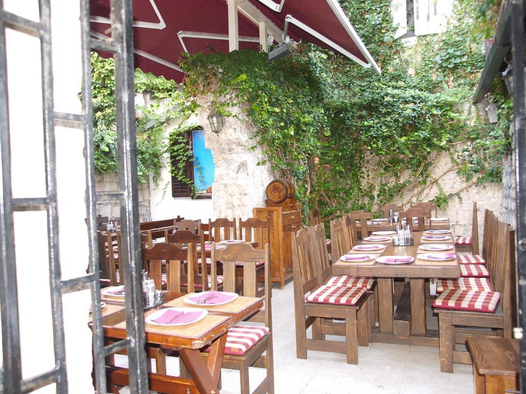 Apartments Barba Trogir Exterior photo